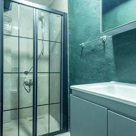 Amazing Flat With Stylish Interior In Beyoglu Apartment